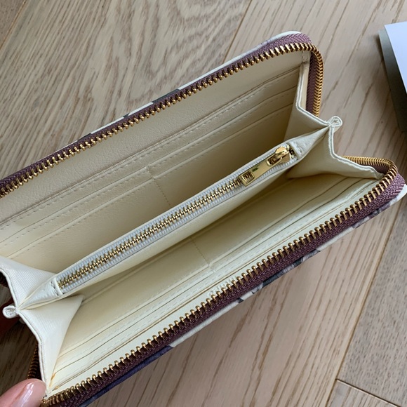 Floral wallet - Picture 3 of 3